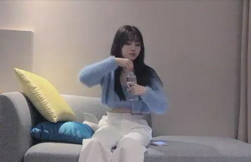 吃瓜网红穿护士服,吃瓜群众的新时尚潮流  第3张