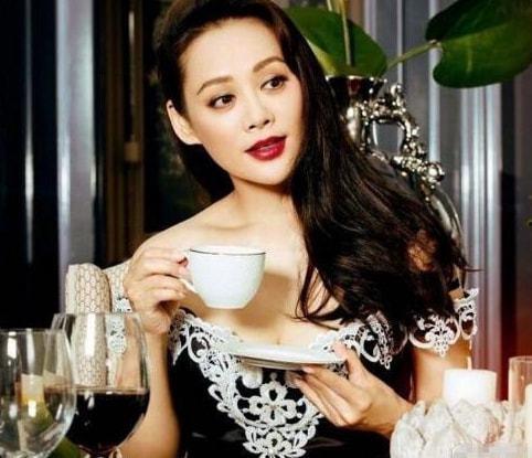 宁静爆料圈内女星,揭秘娱乐圈女星背后的故事